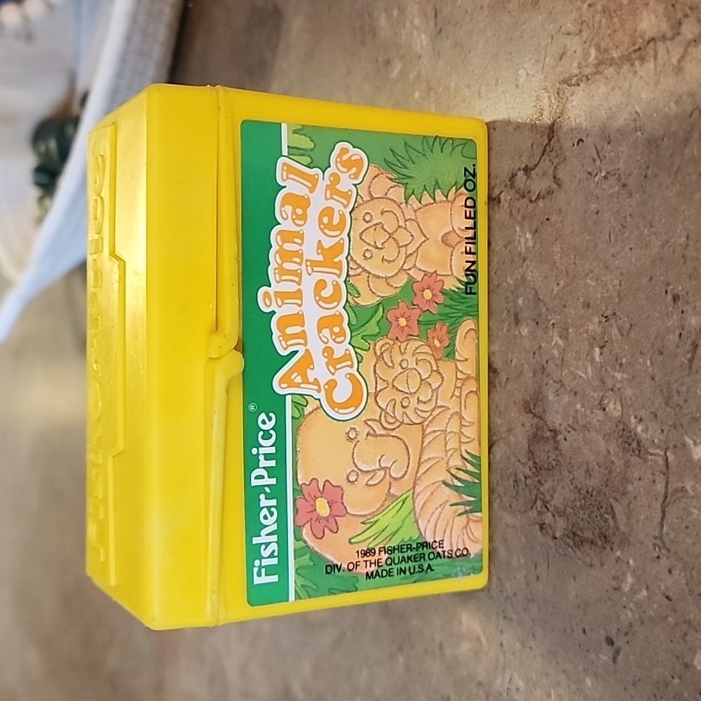 Vintage 1989 Fisher Price Yellow Plastic Toy Animal Crackers Box Play Food